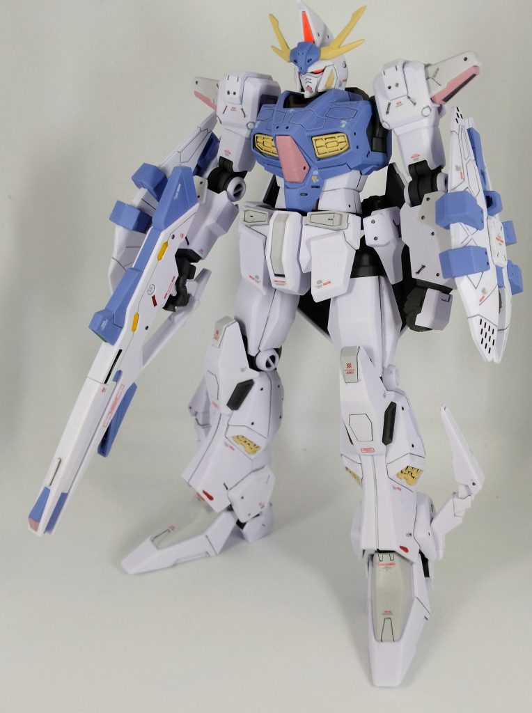 (二度とフライトユニット脱がない)オデュッセウスガンダムも記念撮影。この時点でサザビーくらいのサイズ感です。