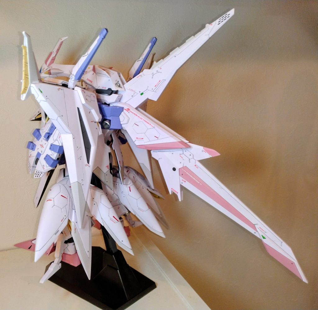 水性ホビーカラーの白サフ、希釈が難しすぎるというか、タレるギリギリまで薄めてもノズルが詰まるくらい乾燥が早いです。うまく使いこなせている方がいらっしゃいましたら、コツを教えてください。