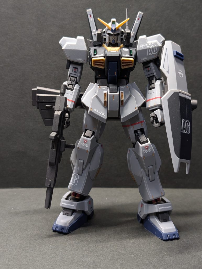 今回もランナー状態で部分塗装してますが、ランナー状態でのデカール貼りはやめました。