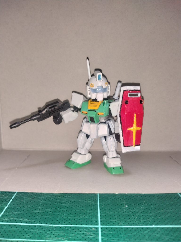 ビームライフルはプロトタイプガンダムの物をそのまま使用しています。ところどころ細かい部分がプロトタイプガンダムのままなので、正確にはジムII(風)です(gundam-kao9)