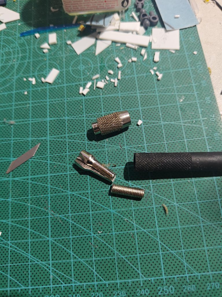 作品名：やりました。<p>三連休初日に折りました hey!amazonとポチリして、作業再開してキャリバーンをチマチマ加工してます 腰の方はコルセットありで日常生活に問題なしです ２時間位座りっぱで立たないとキツイですが(gundam-kao5)</p>
