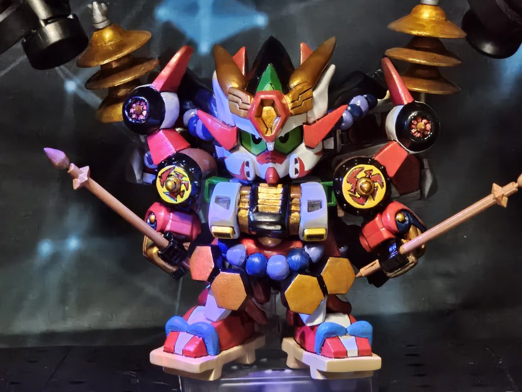 ハリケーンガンダム 巣立ちガッチリ体型で結構好き♪ あまりガンダムでは見られない配色とデザインですね。下駄、太鼓、歌舞伎など