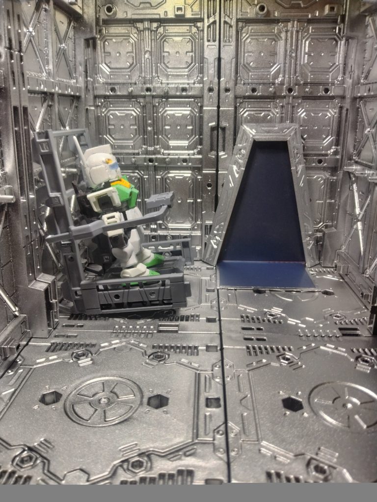 「地球に住む人々は、魂を重力に引かれて飛ぶことが出来ない。」「だからって、僕がパイロットになって何になるんです。」「地球の人々の魂を、」「関係ないでしょ!僕には!」「そうかい…」