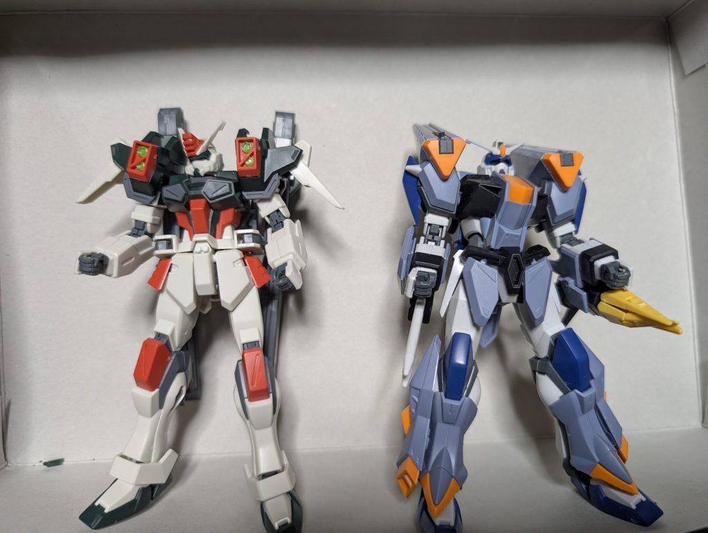ライトニングバスターガンダムと並べてみました。