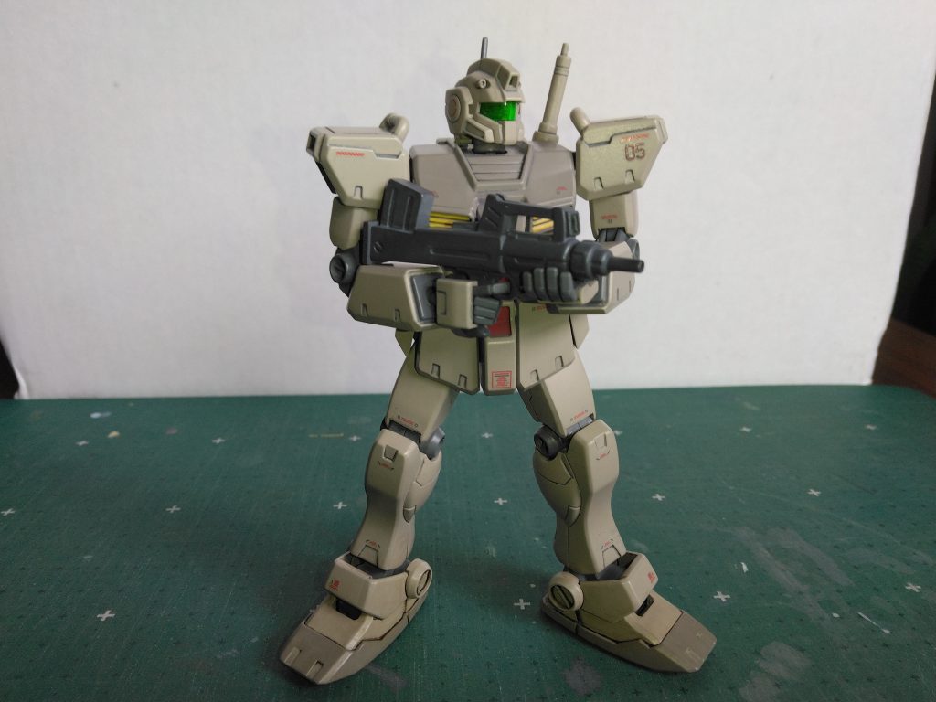 カラーレシピ(C:クレオス)(A:アサヒペン)頭部、腰部、腕部、脚部:サンド(Aスプレー)胴体、ランドセル、ソール:アースブラウン(Aスプレー)掌部、関節、メカ部:ニュートラルグレー(一部グレーFS36231)(C水性)90mmマシンガン:ダークシーグレーBS381C/638(C水性)ダクトとコクピットハッチ等は成型色です😊最後までご覧いただきありがとうございました🙇