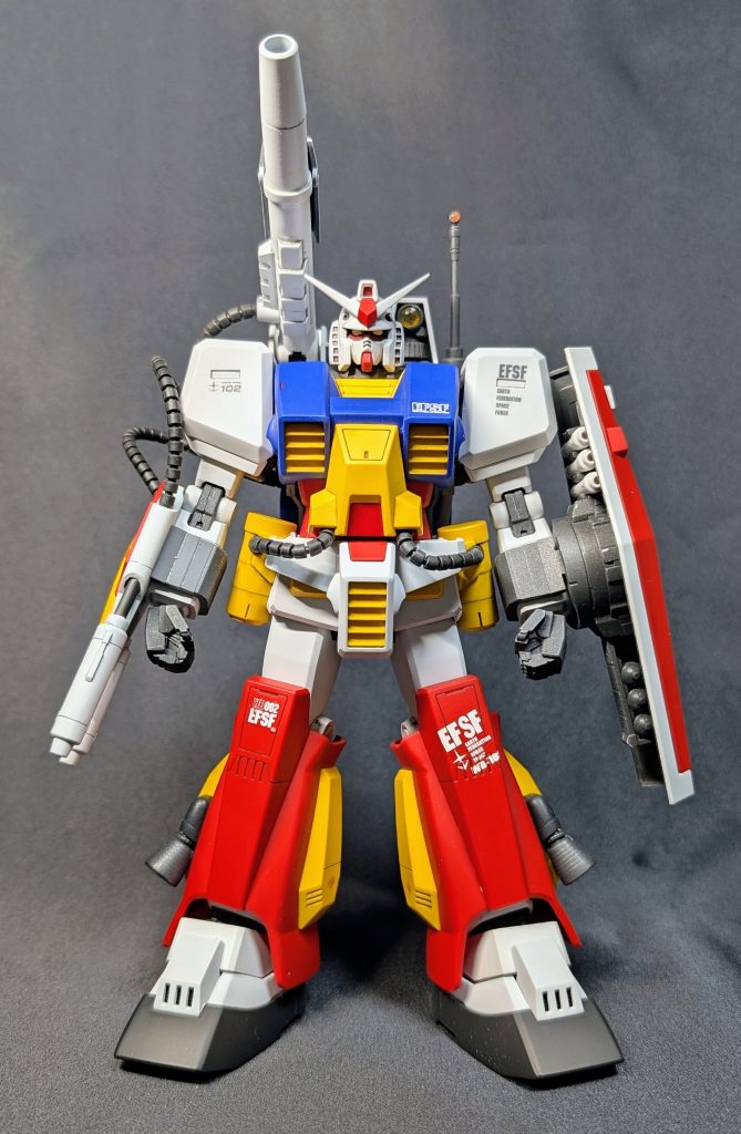 FRONTデカールはガンダムデカールDXやMGガンダムver.2のモノをかき集めて貼っています。