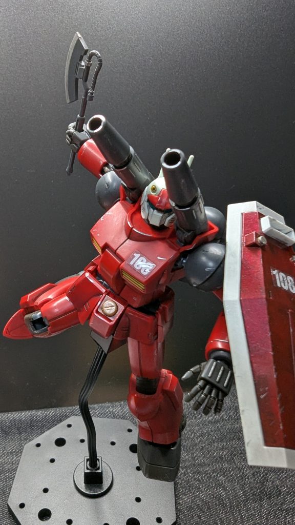 アニメでも鹵獲した斧とか振り回して欲しかった