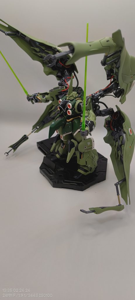 ネオジオンのモビルスーツはどれもカッコいいね