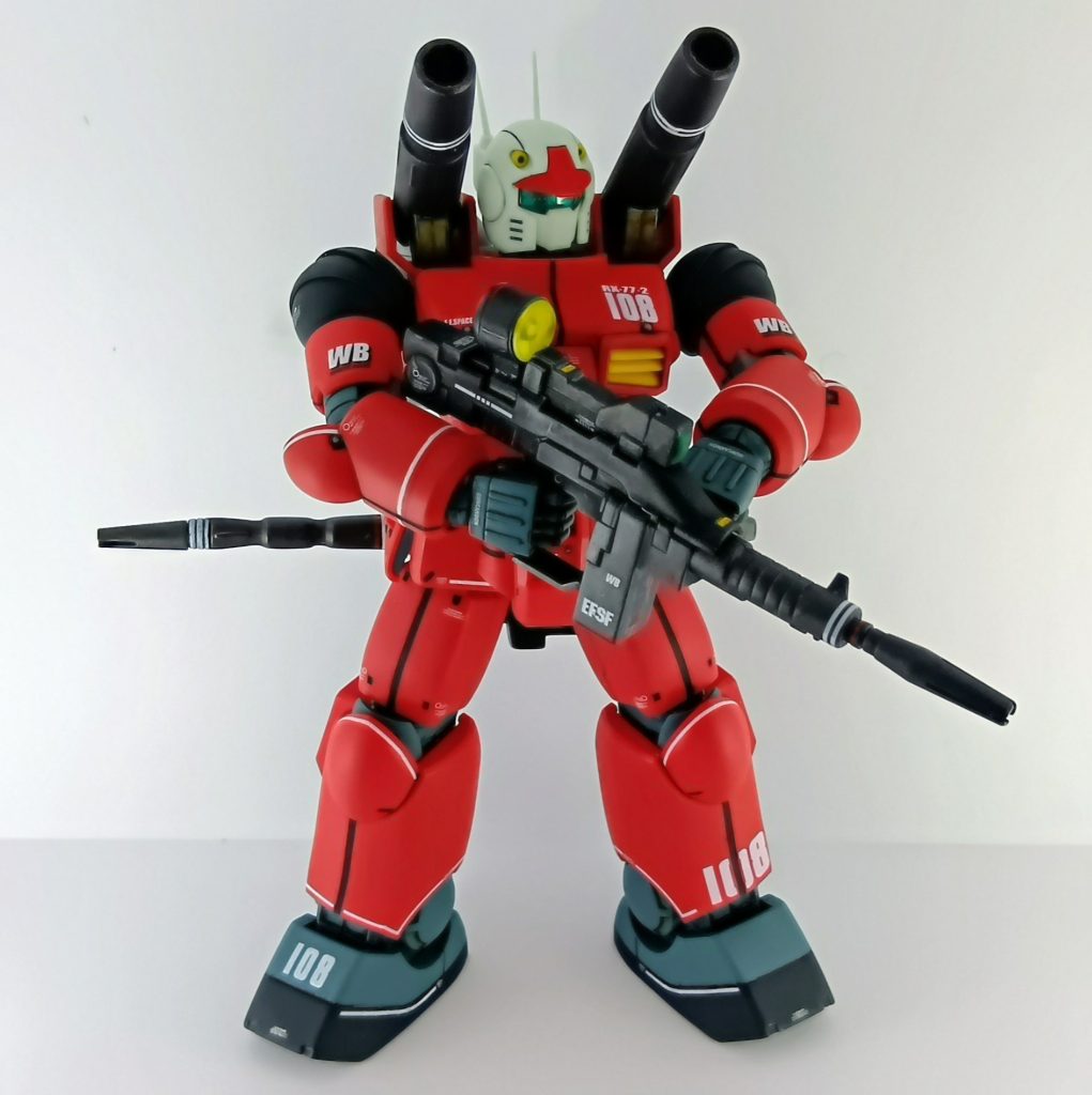 ガンキャノンにビームライフルのフォアグリップ持ちです。このポージングをさせたくガンダムの前期型ビームライフルから拝借。(gundam-kao3)