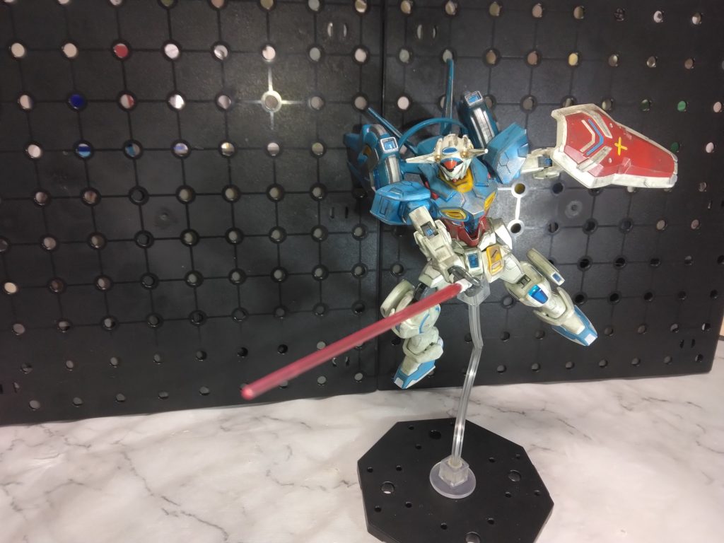 昔のキットではサーベルポーズもイマイチ決まらない😅二刀流とかもしていたイメージ。