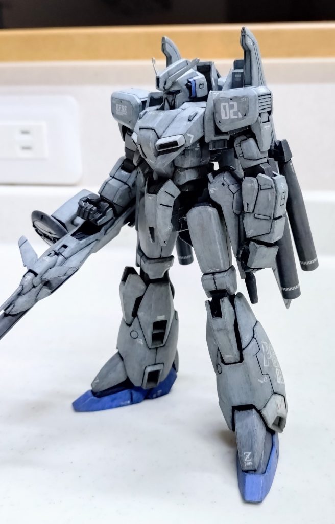 ガンダムセンチネルの事は詳しくないのでゼータプラスがどんな活躍をしたのかも知らないのですが、それでも大好きなMSのひとつです。ビームスマートガンがデカくて撮影しづらい(;´∀`)