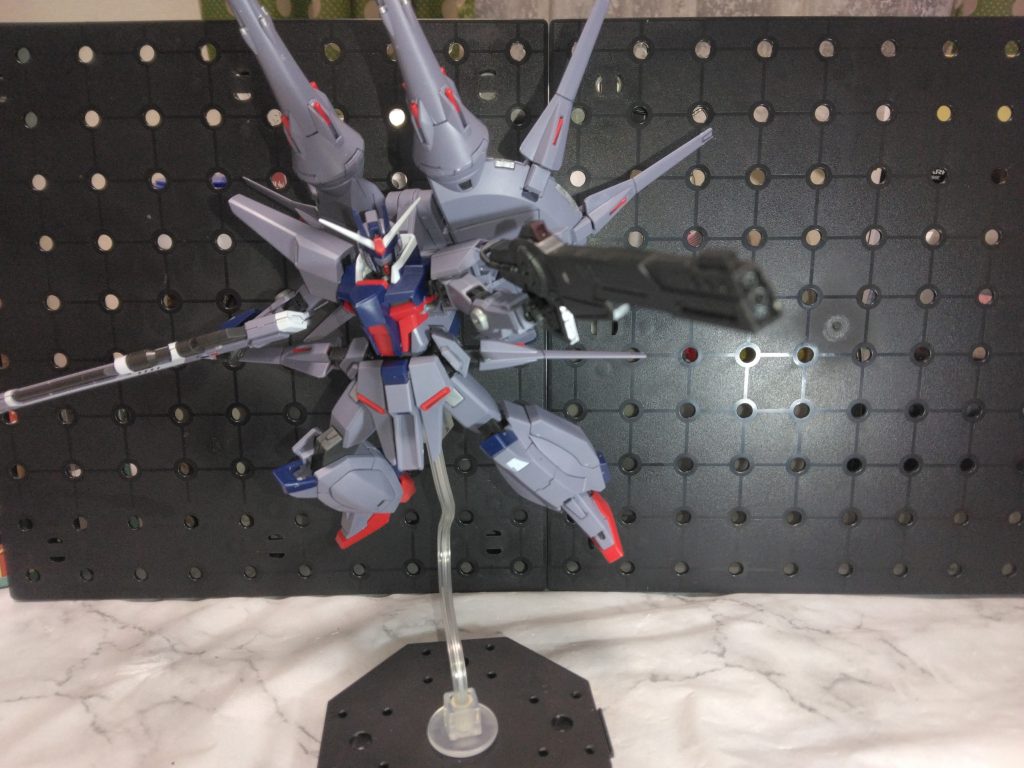 やっぱりデスティニーSPEC2やインパルスSPEC2と一緒に戦っている姿が観たかったな～どこかで回収されていないだろうか？