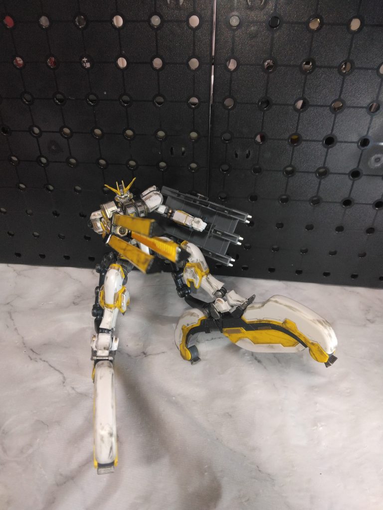 ドダイとかを使って飛行する機体はありましたが、自分に連結されている結構異質な機体ですよね。