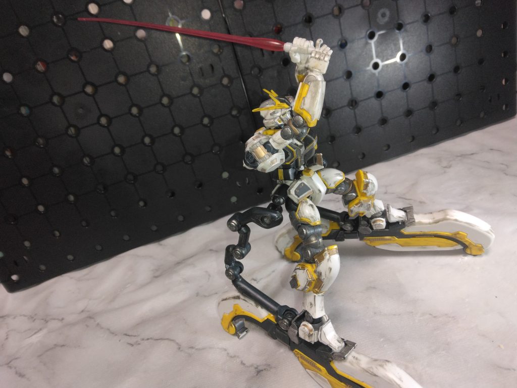 特攻船をサーベルで両断。