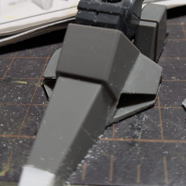 2026年 2月11日(水)。午前8時頃からHGシルヴァ・バレットの気になった所を延長と幅詰め等をし、ディテールUP？スジ彫りを午後11時頃までやっていました。前回で、延長と幅詰め等はやらなくて良いかも？思ったが、シルヴァ・バレットを眺めていたら足首が、気になり延長と幅詰めをした。後、ポリパーツ⑦番を約2ミリカットした。機動戦士ガンダムUCを観たこと無いからシルヴァ・バレットの動いている所、活躍等が分からい。思い入れみたいのも無いから機動戦士ガンダムUCを現在、第9話まで観ています。見る事で、製作に辺りイメージみたいな物がもっと出るかも？（3枚目）