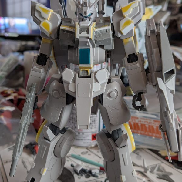 2026年 2月140〜15日(土、日)7割位。スジ彫り＆ディテールUPが終わった。バックパックのB③〜B④のパーツのパーツが、丸みがあり好みじゃなかったので、プラ板で作り変えた。2026年 2月20日(金)持病の難病のせいで、体調が芳しく無く改修作業が進まないです。&nbsp;（3枚目）