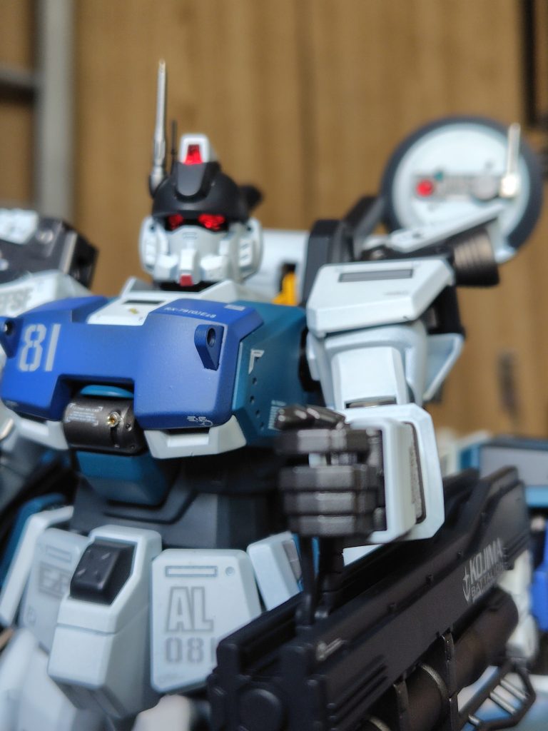 最新の中身みっちりMGもいいですが再販旧MGは中身スカスカで電飾するにはこっちの方が良かったり。赤目に光るガンダムが好きです。