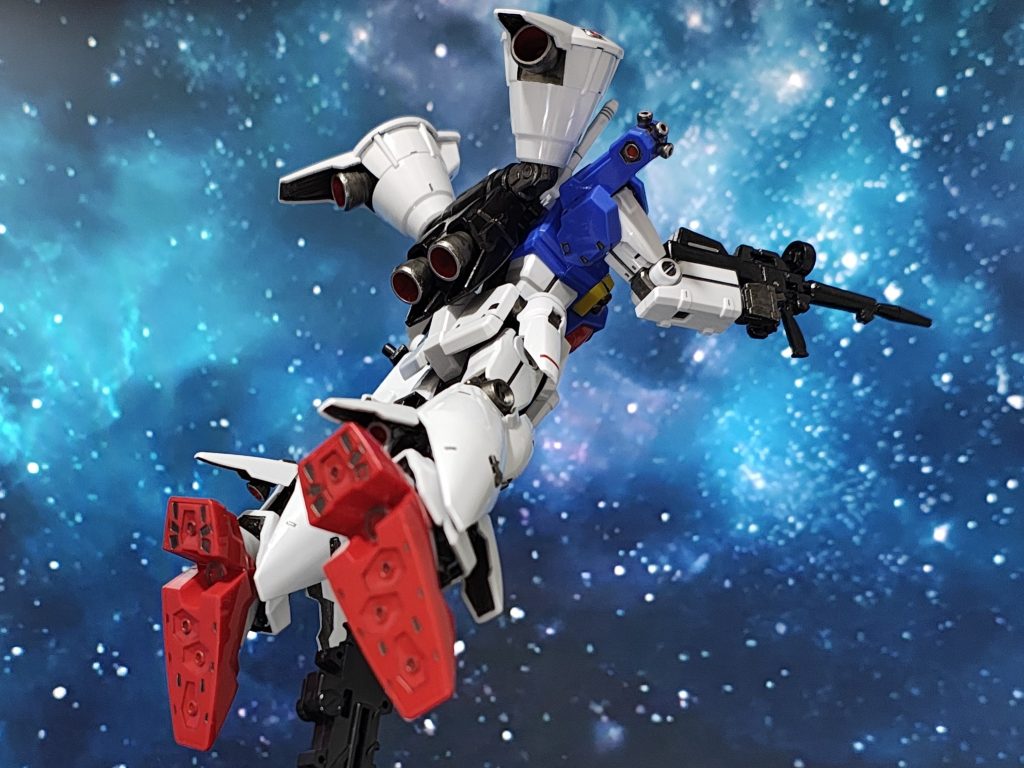 スリッパの大きさには賛否あるようですが、空間戦闘用に特化された機体で足裏にもスラスターが装備されてるって考えたら正解のサイズなんでしょうね(zaku-kao8)&nbsp;最後までご覧いただきありがとうございます😊