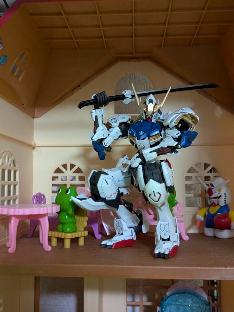 ここが住処です。初投稿ゆえ、テクニック、撮影法等無作法あってもご容赦ください。