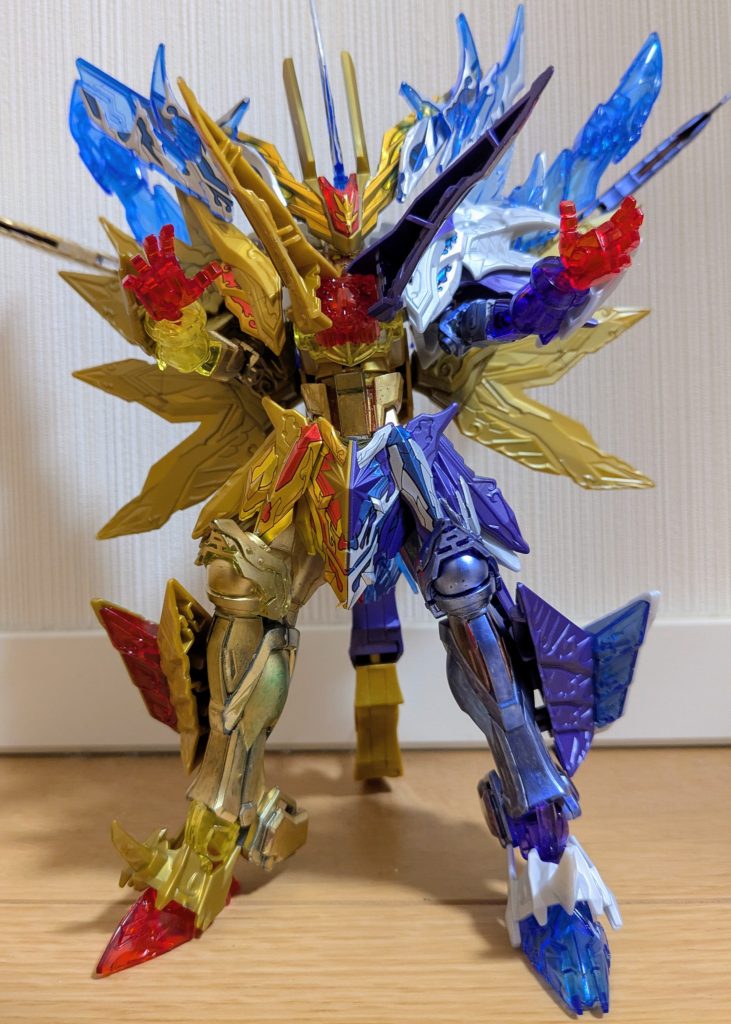 胸部解放でギャラクシーオリジネイト状態も可能。胸中央がリアル等身でもまだ長くて腕と合わせたポージングが難しい(笑)