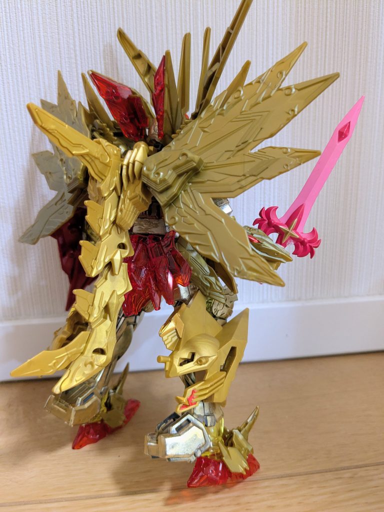 バックショットで1枚。ヘッドサイドのパーツを全て頭に着けているため、腿のヘルメットパーツが穴だらけになっていますが、ご勘弁ください(笑)