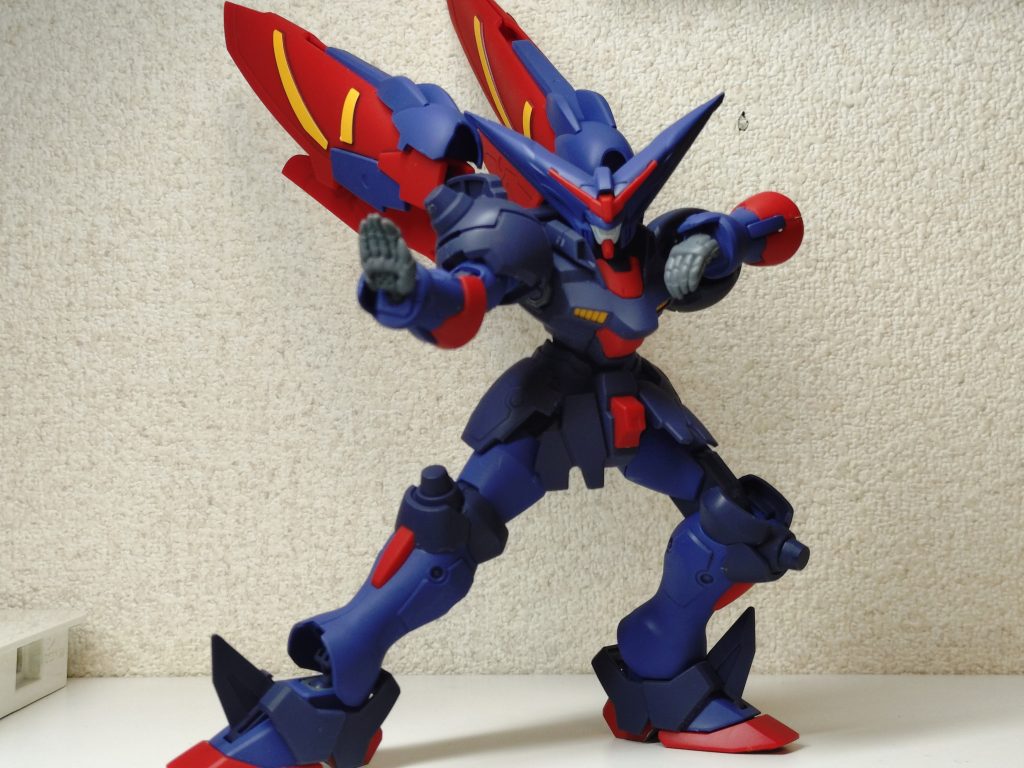 劇中アクションのより忠実な再現と、キットとしての組みやすさを両立するのは、とても大変だったんじゃないかと。