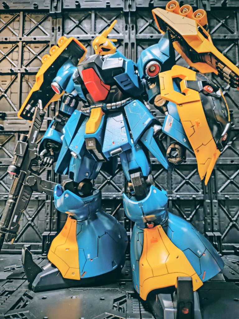 今回も水性エアブラシ全塗装にて制作しました。基本的にプロポーション改修などはほぼしてません。唯一、上半身と下半身の間を2ミリ伸ばしたくらいです(なんだか詰まって見えたので)