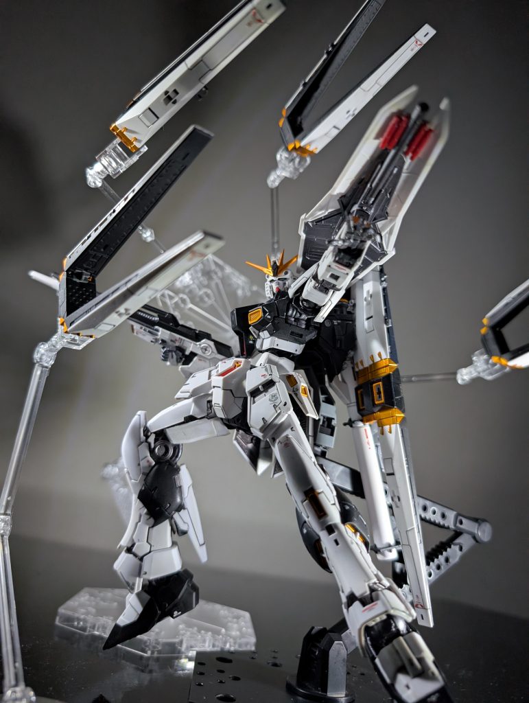 フィンファンネル発射は原作でこんなポージングで取らないですが収まりが意外と良い感じだったので記念に！ここまで見てくださってありがとうございます！次回はライバルなあの赤いヤツの予定してますので、よろしくお願いします！&nbsp;