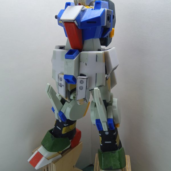 フロントスカートを大型化させる時にダブルゼータのあの特徴的なディテールを削り落としてしまったので作り直しましたしかもスカートの大型化をしたことも考えてディテールも大型化して作りました&nbsp;（2枚目）