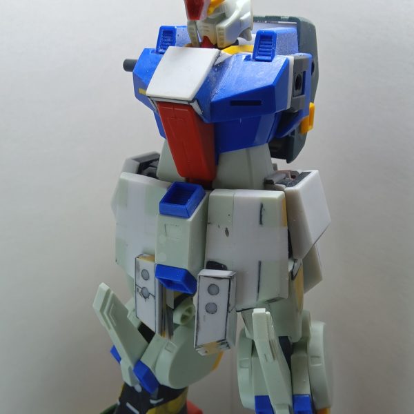 フロントスカートを大型化させる時にダブルゼータのあの特徴的なディテールを削り落としてしまったので作り直しましたしかもスカートの大型化をしたことも考えてディテールも大型化して作りました&nbsp;（3枚目）