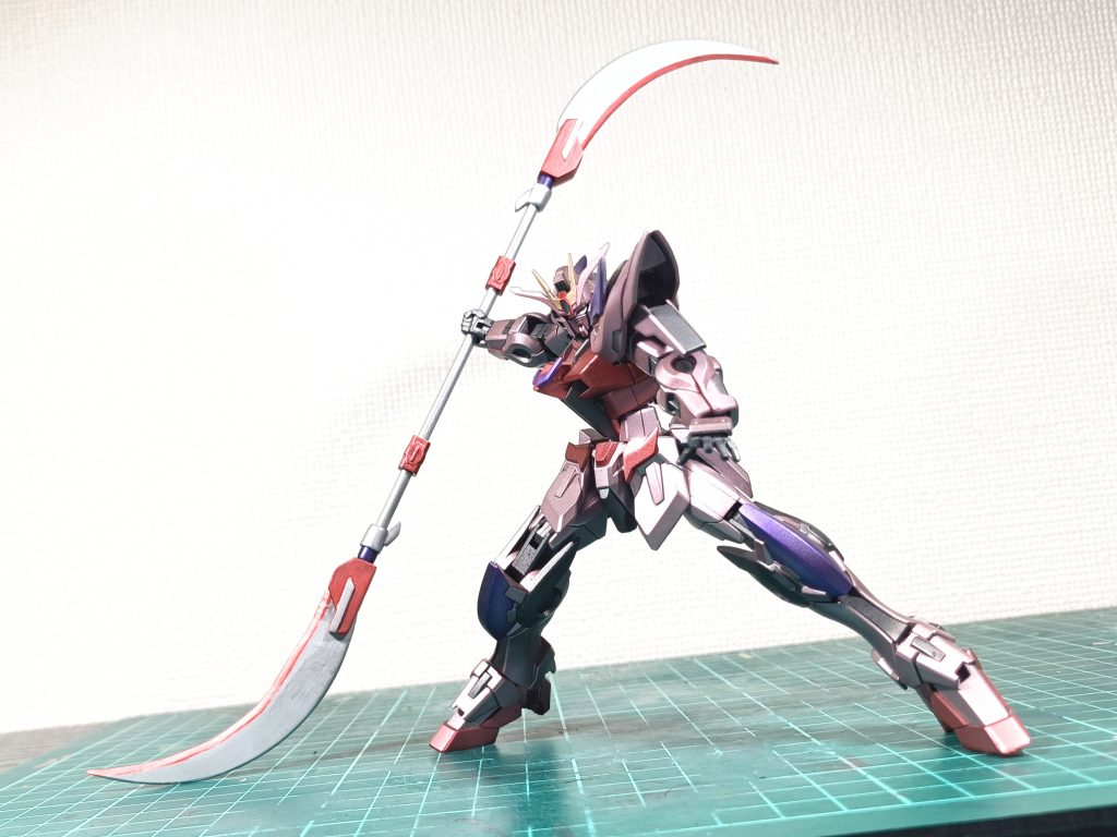 そして展開、ハルバード形態!鎌形態を基本に作ってあるので、この形態だとかなり長くなります(gundam-kao5)