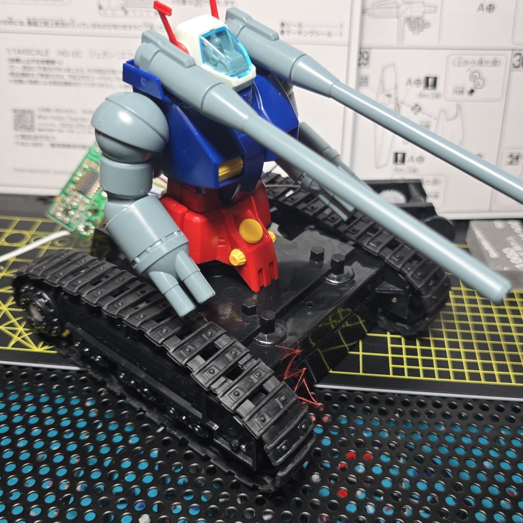 作品名：ラジコン化カンタンに行けるのでは！？と思ったけど<p>砲身の上下ギミックくらい入れようと思うと上半身に収まらんな</p>
