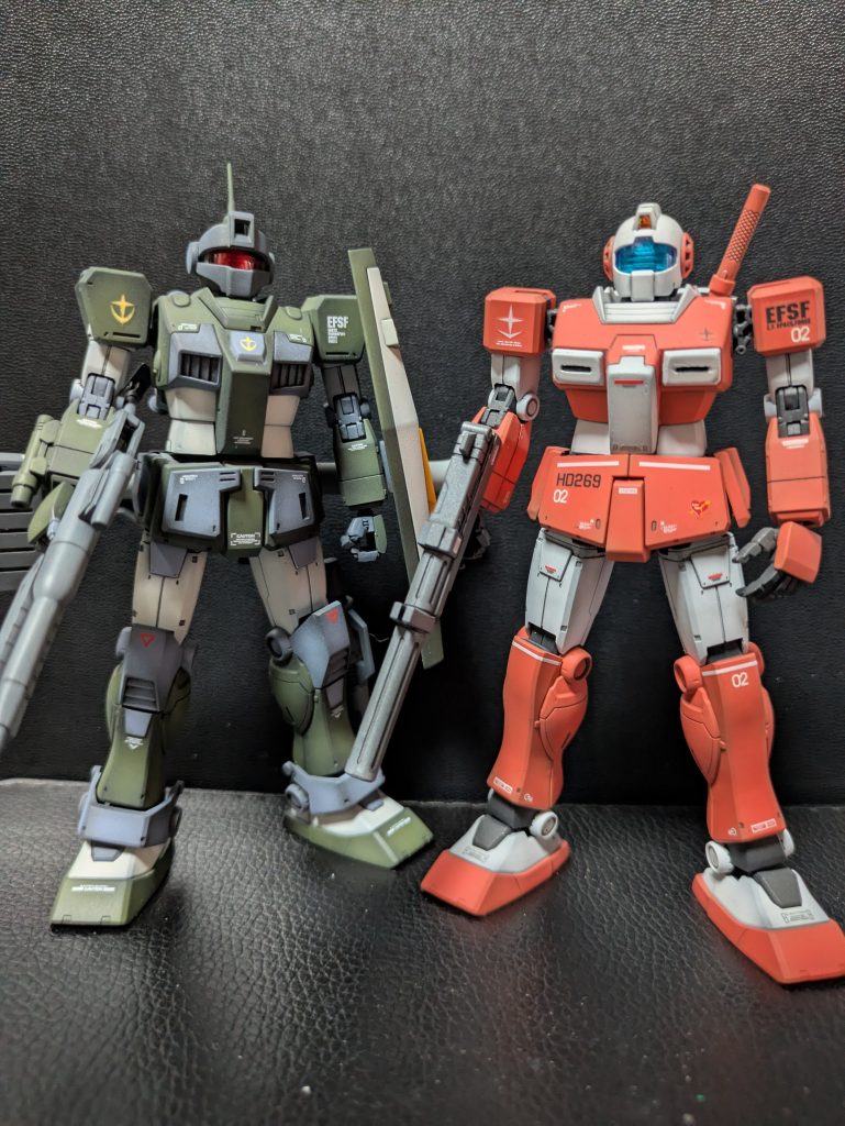 以前投稿したジムライトアーマーと。こちらも共通パーツ多目です。MSVの初期の2体でこの並びが堪らないです！