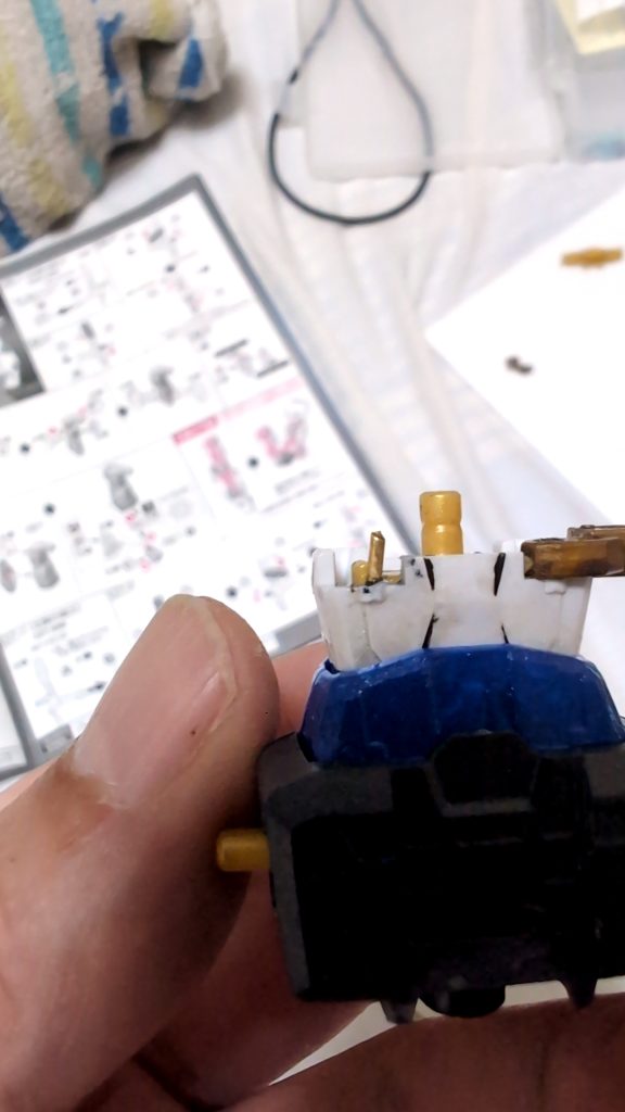 何とか真鍮線で直しましたが…