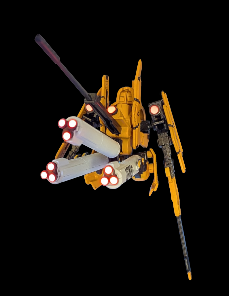 各スラスターも蛍光塗料で発光するようにスケールが小さくともこれだけの数のスラスターを光らせればいい迫力になりますねぇ