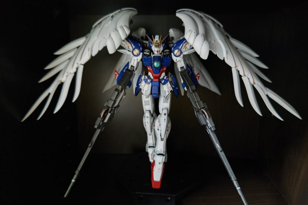 映画を彷彿とさせる羽を広げた姿は神々しくてカッコいいですご覧いただきありがとうございました