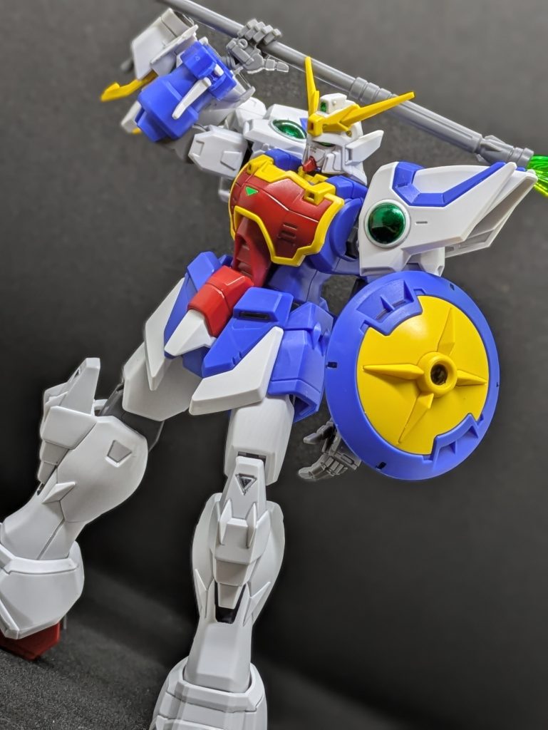 いつものパチ組、スミ入れ、部分塗装です✨肩のセンターはシールだとカッチョ悪かったのでガンマカのルミナスメタグリーンで何度も重ね塗りしました！