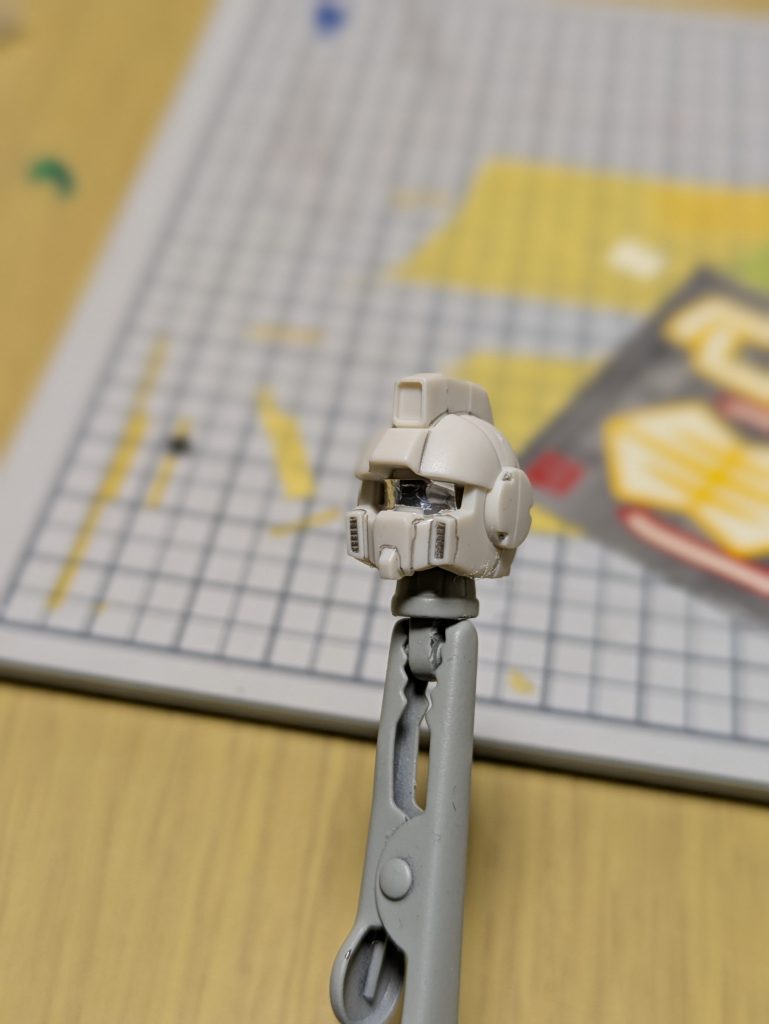 反射するかなぁ〜と思ってシールの周りのシルバー切出して貼ってます