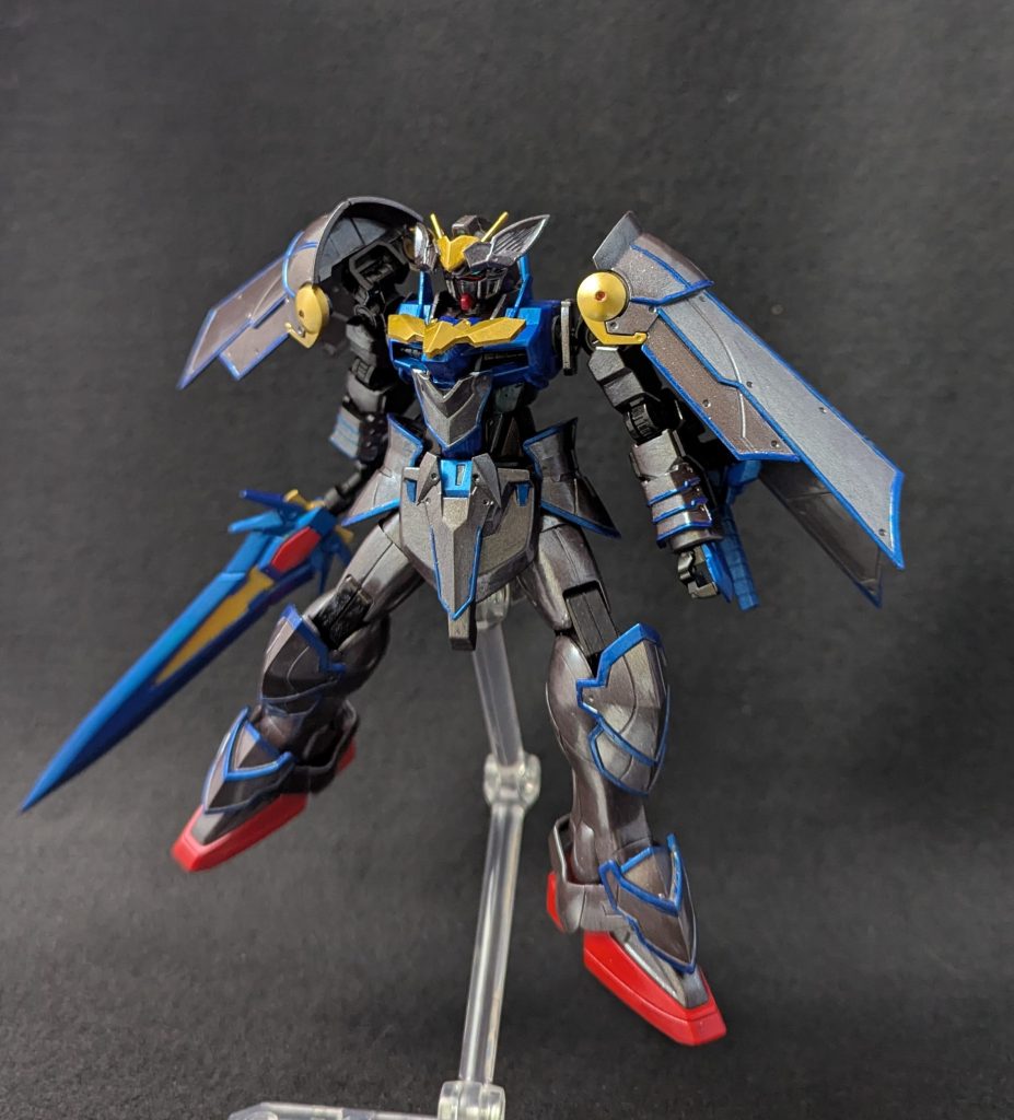 カラーリングは当初騎士らしくシルバーをメインにしようと思いましたがちょっと普通すぎるかなと思い重厚感のある暗めのメタルにしました悪者っぽく見えますが味方側の騎士ですよ（笑）