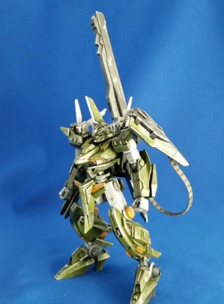 カラーリングとフルアーマーの特徴の部分をジャンクで貼り付け