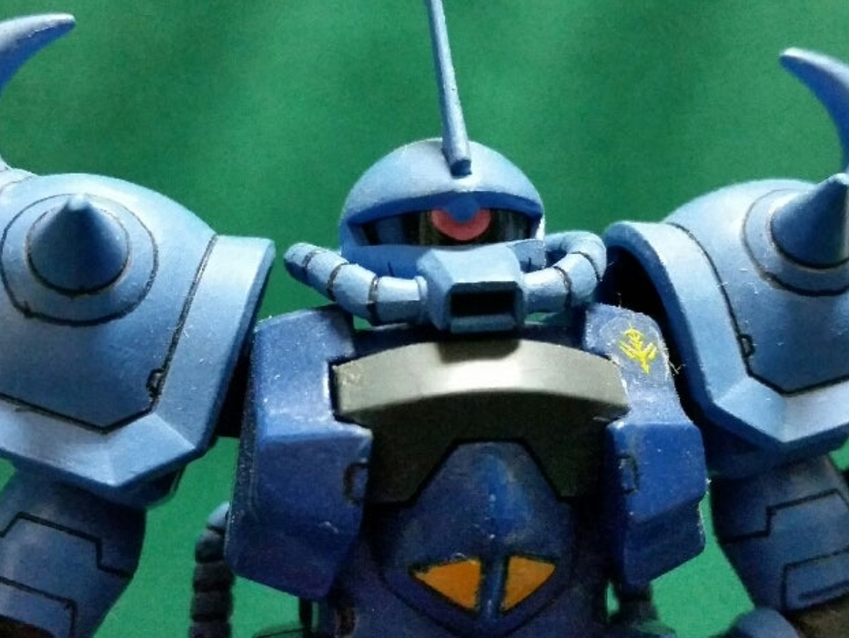 今のガンプラに比べたら可動範囲も少ないですが、全体のバランスなど最高にカッコいいと思います