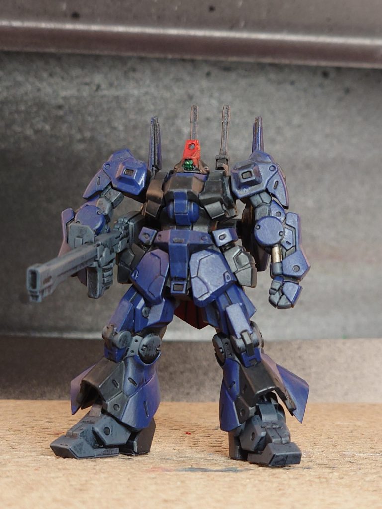 以前再販していた時に購入し、昨年末に開封ランナーのまま黒サフを吹いて、年を越していました。