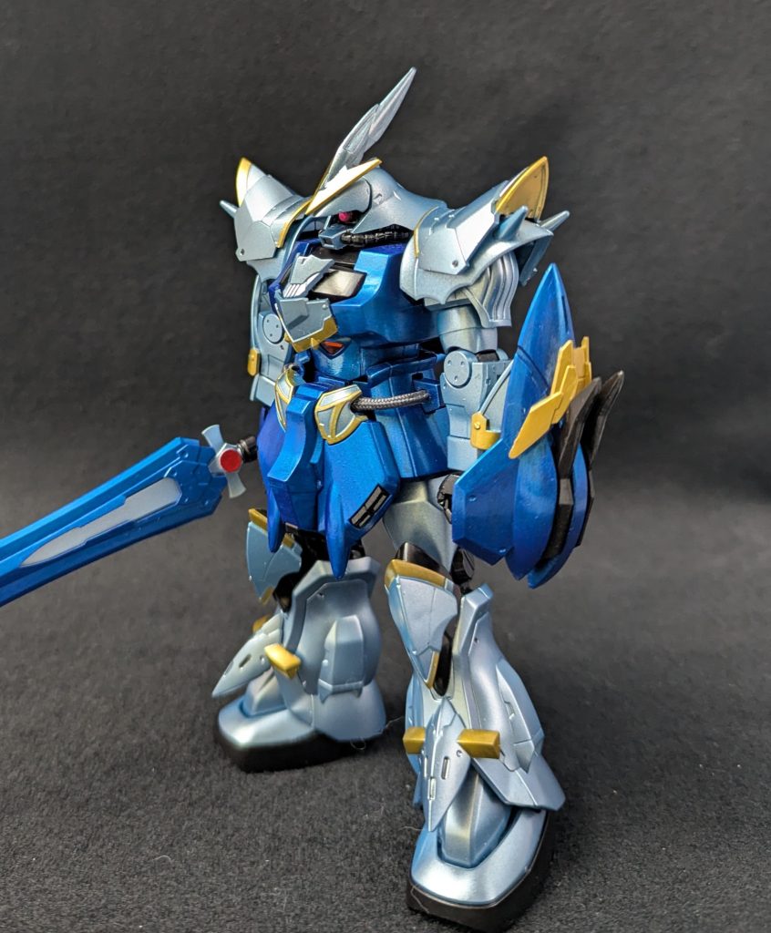 シールドクローは格納できます