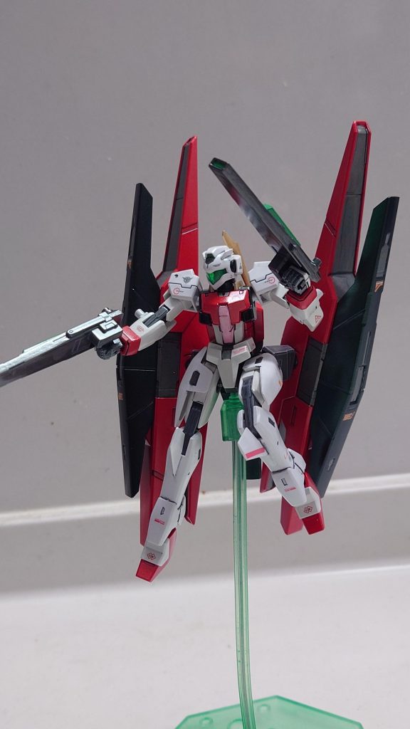 武装はＧNビームライフル✕２　ＧNバルカンＧNビームサーベル　ＧNミサイル