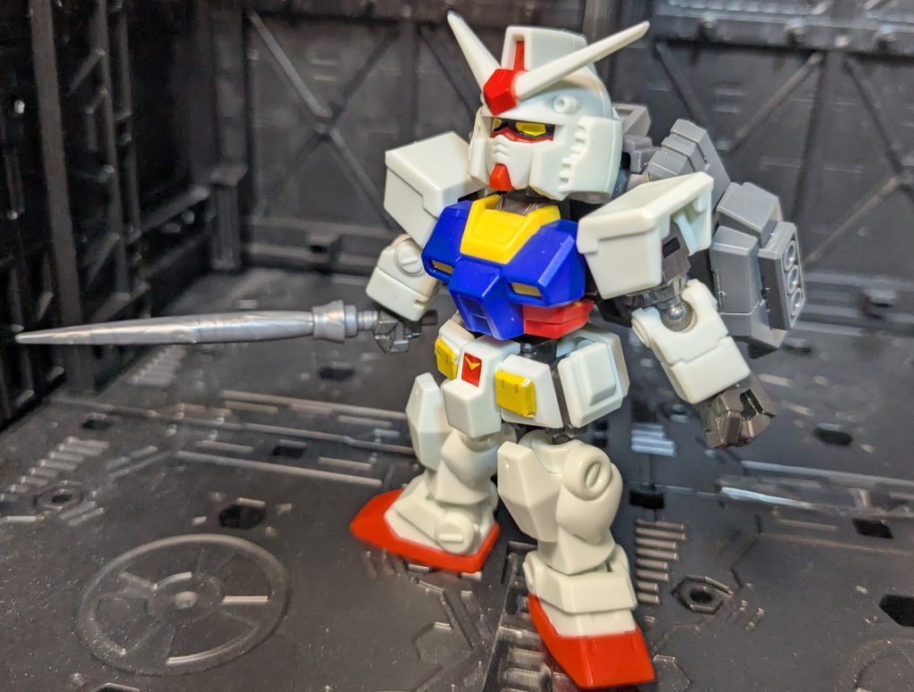 バックパックに30mmのバーニアを付けています。色味も丁度良いですね