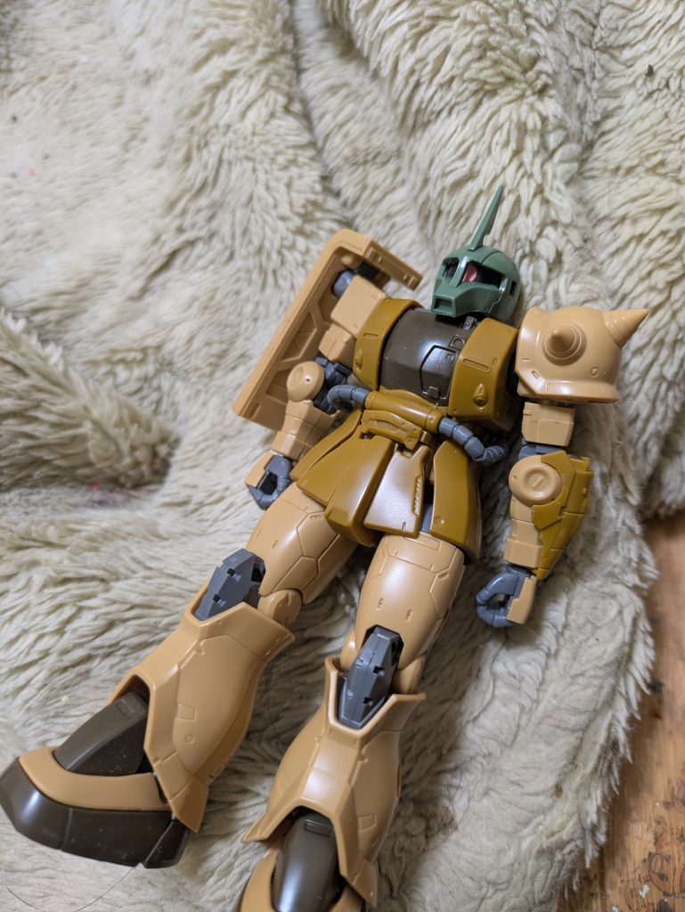 作品名：シュツルムガルス風ザクの素<p>このザクでつくっていきまーす✨️✨️✨️ 今は改造前に横になってザクは寝てます（笑）</p>
