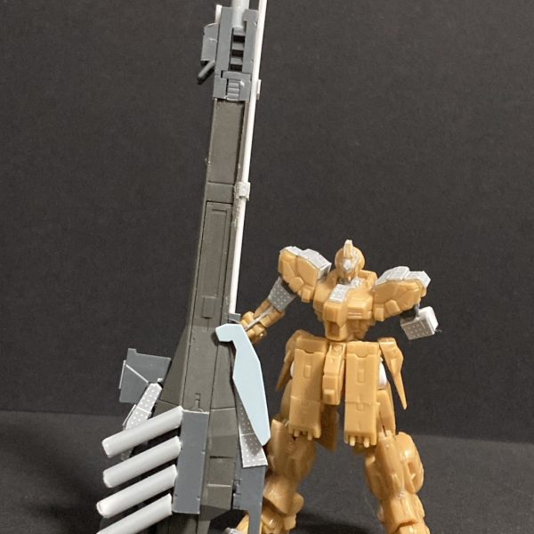 ハイパーでメガな奴作ってやりました。もう少しディテール足していきたいところ。ただ、これ必然的に平手と持ちての作成もセットでついてくるのよね😅。左腕は今のところ積層まで。ちなみに塗装のことなんか一切考えていません！ｷﾘｯ笑（2枚目）