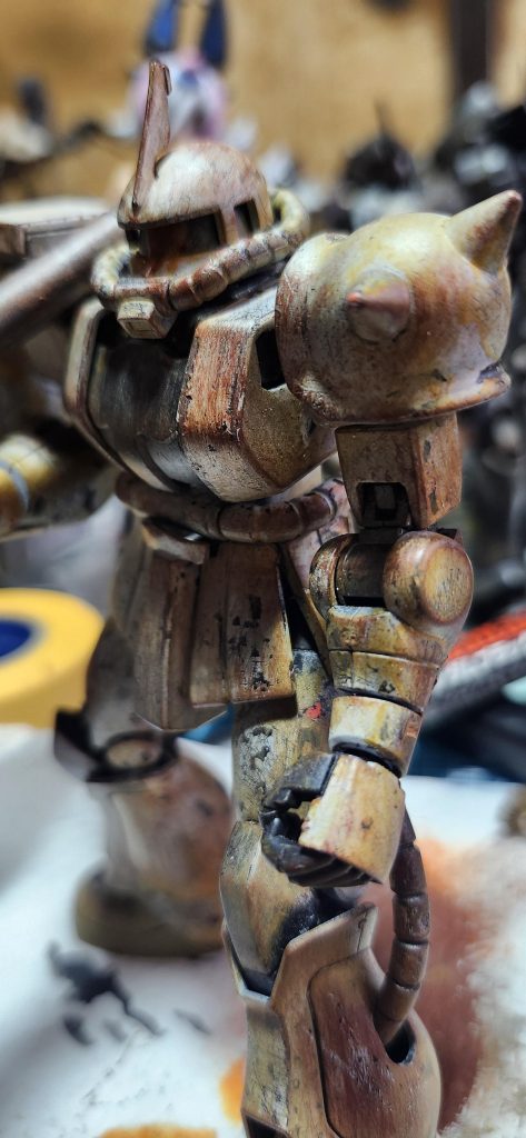 ウェザリングの重要性ホワイトオーガーを制作するにあたってウェザリングは必須だがダメージ表現によって成型色が見えてしまうと映えが悪いのでそういった部分をウェザリングでおぎなう