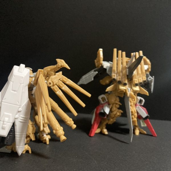 脱線が過ぎてしまって、進捗が渋い💦胸部ディテールを足してみる。ハイパーメガシールドを通常シールドとネオジム1点固定のため、グラつき防止の突起をつけてがっちり固定。脱線物は旬すぎて、テンション上がりっぱなし。（3枚目）