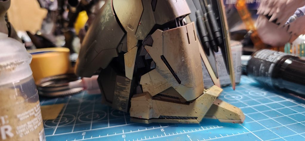 脚元の汚れ脚は砂汚れの表現が最も光る部位➀チッピングをする➁サンドカラーでウォッシング➂テクニカルのサンドカラーでドライブラシ